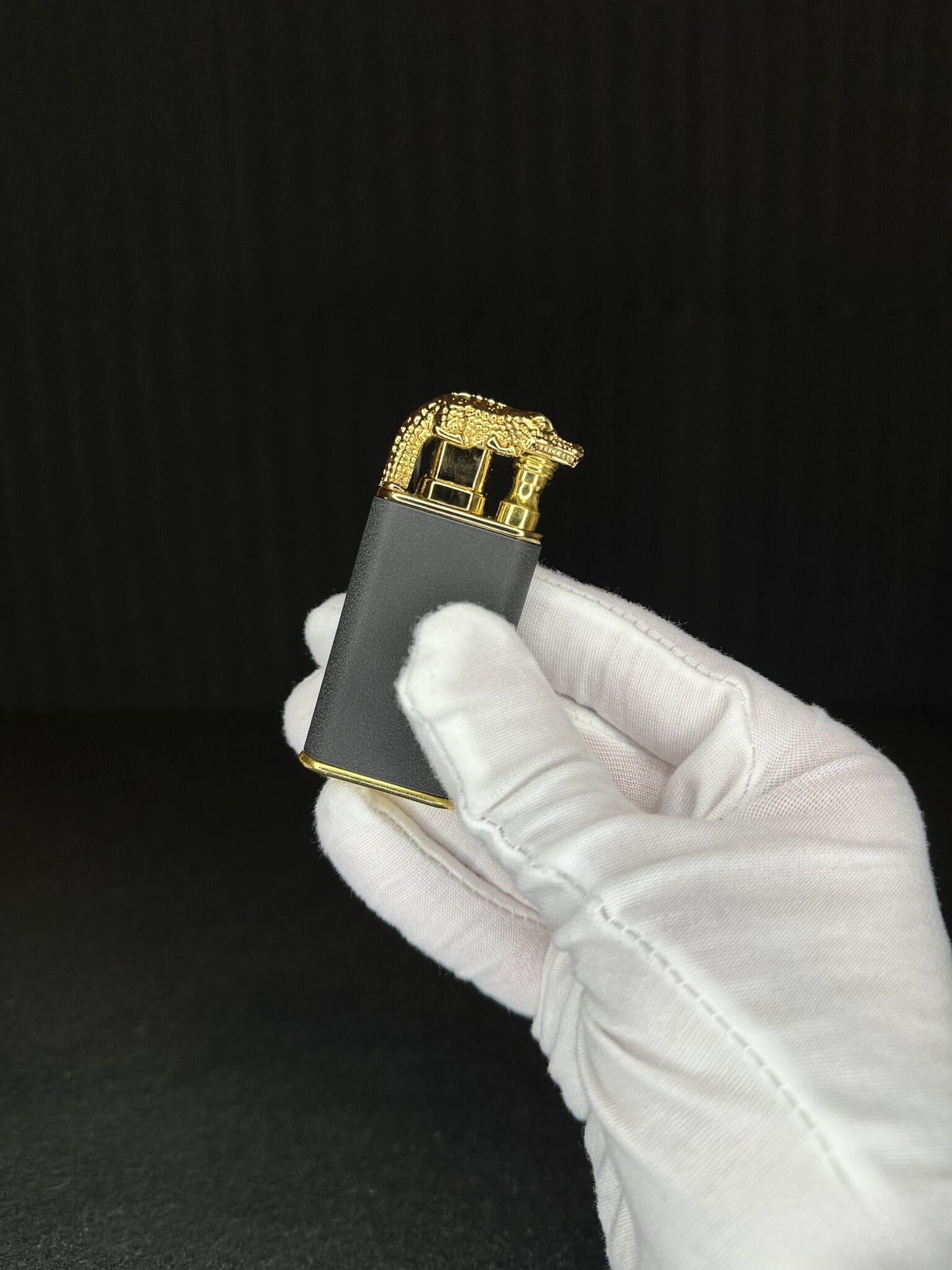 Rechargeable lighter, ready to use instantly