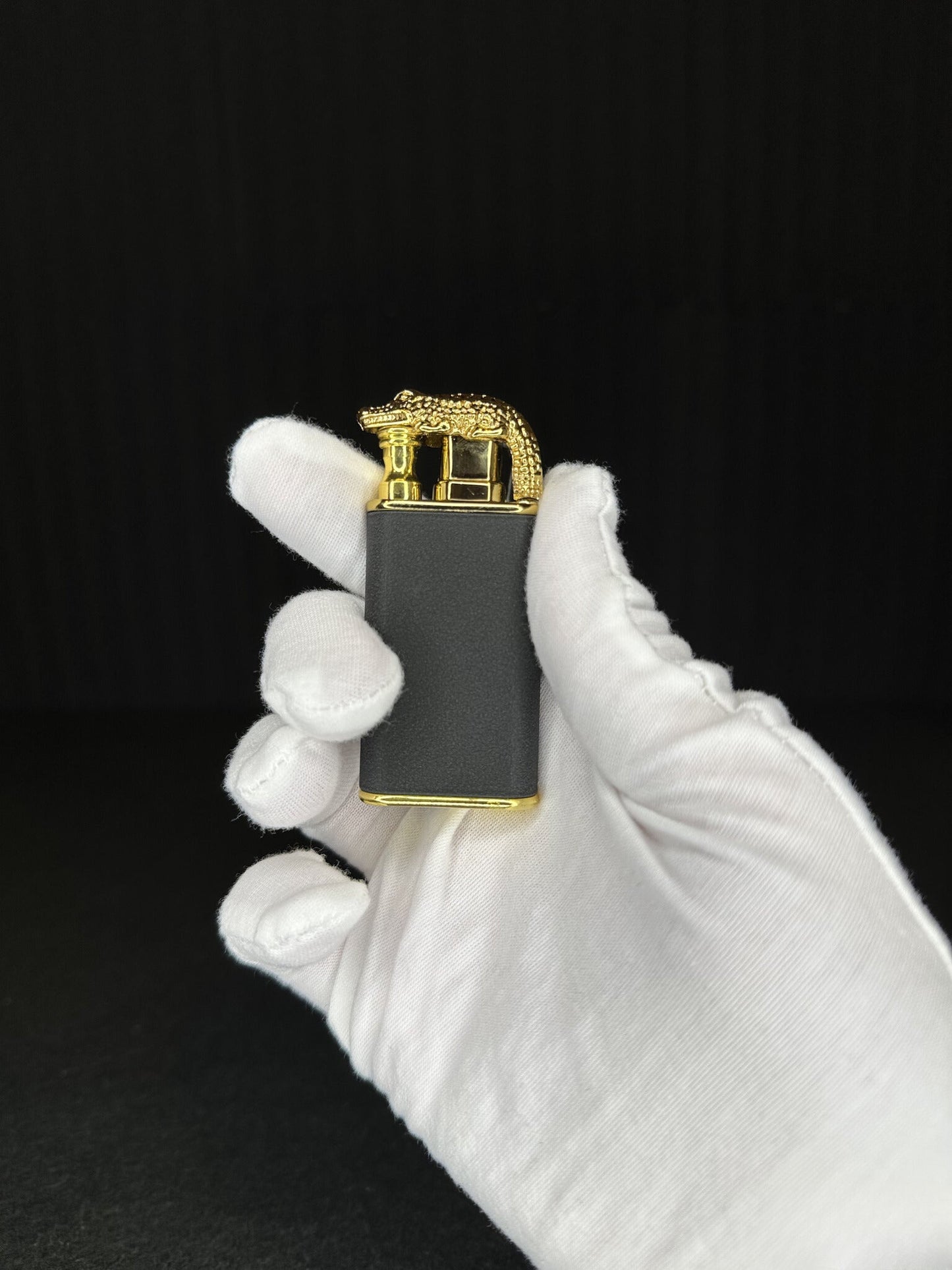 Rechargeable lighter, ready to use instantly